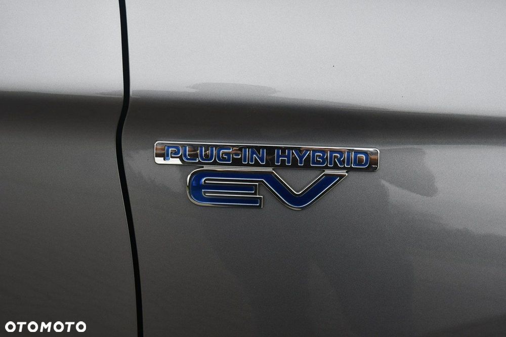 Mitsubishi Outlander - 13