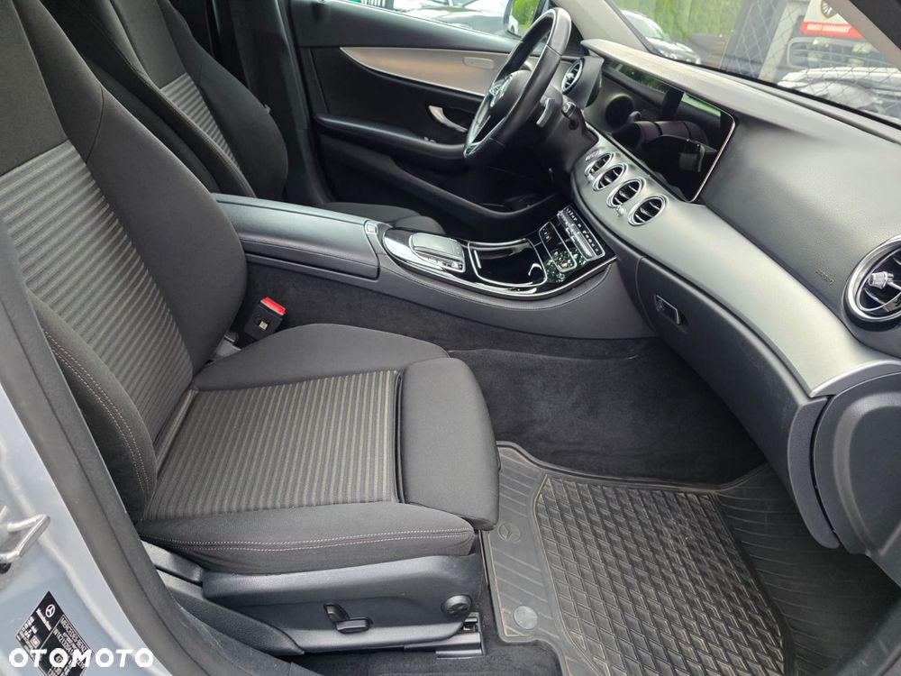 Mercedes-Benz Klasa E 220 d 9G-TRONIC Avantgarde - 23