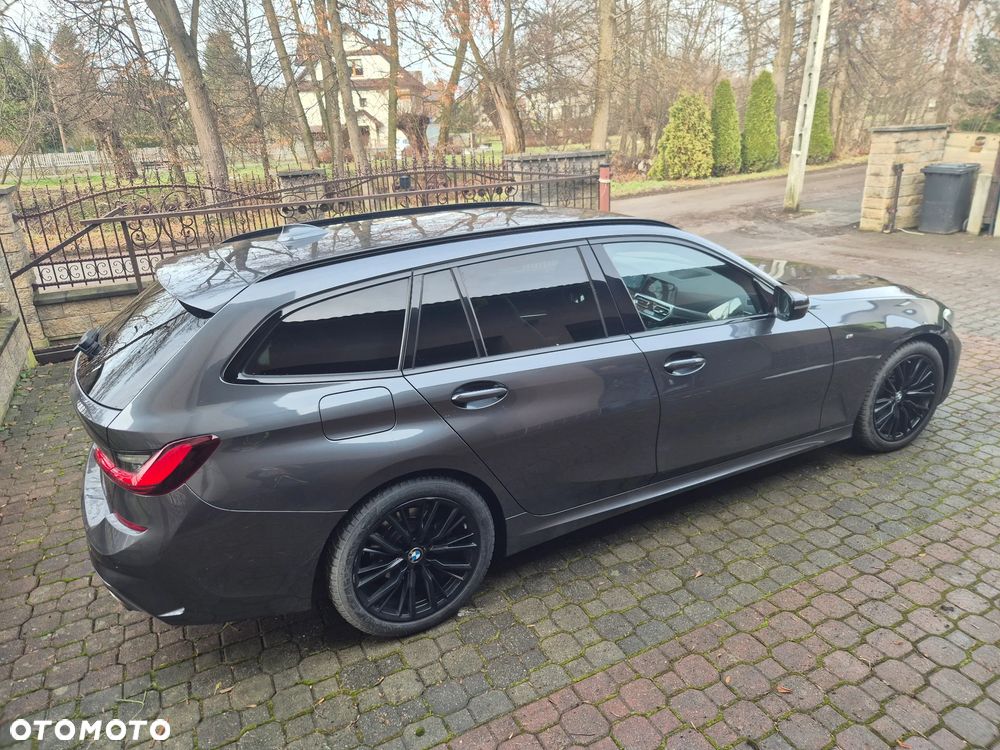 BMW Seria 3 320d Sport Line - 3