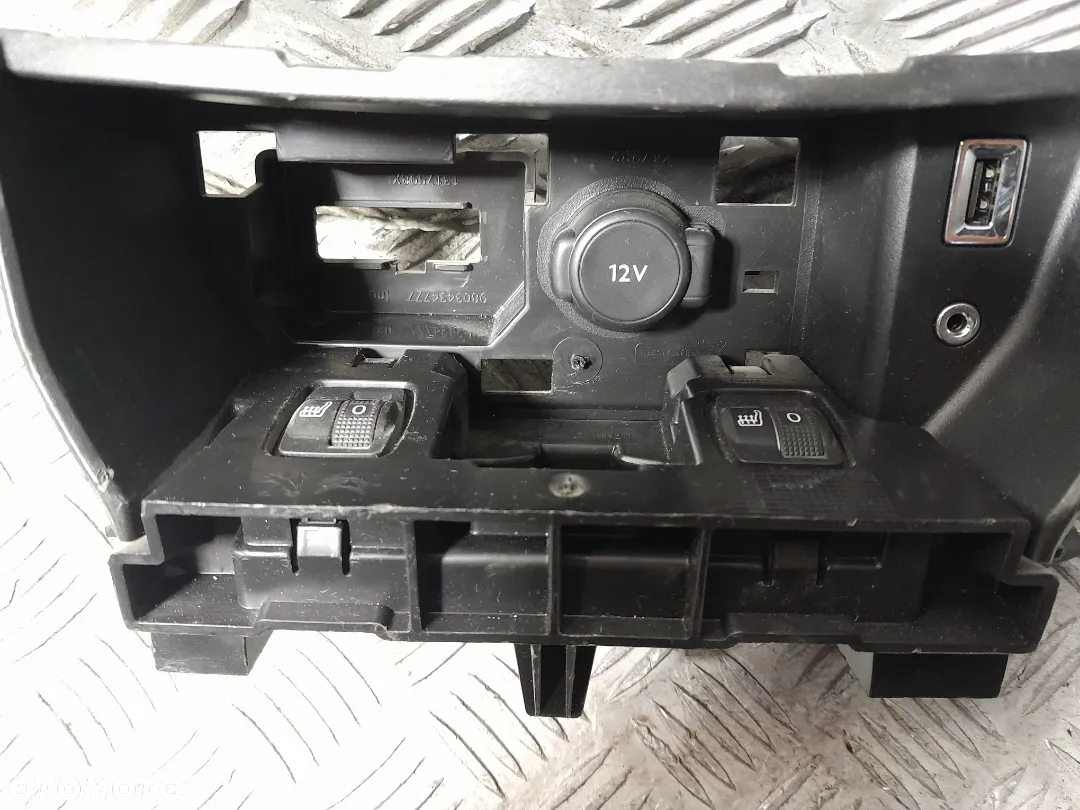SCHOWEK PÓŁKA GNIAZDO USB AUX PEUGEOT 308 T9 II - 2