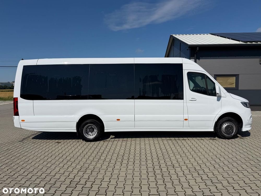 Mercedes-Benz Sprinter 519, 517 - 2