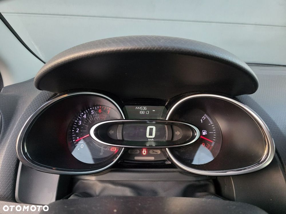 Renault Clio 1.2 16V 75 LIMITED - 15