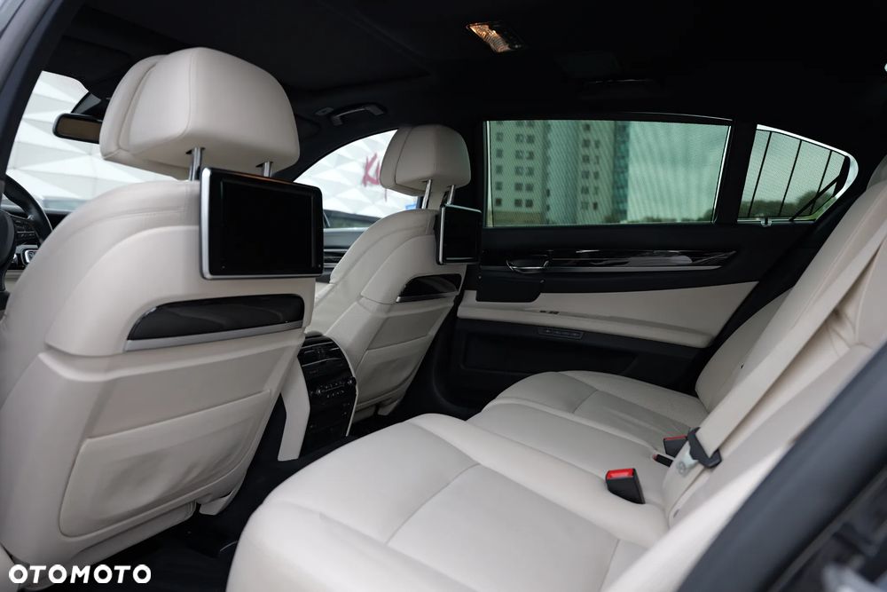 BMW Seria 7 750Ld xDrive Blue Performance Edition Exclusive - 13