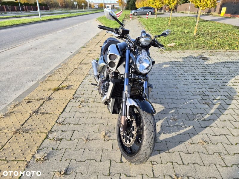 Yamaha V-MAX - 9