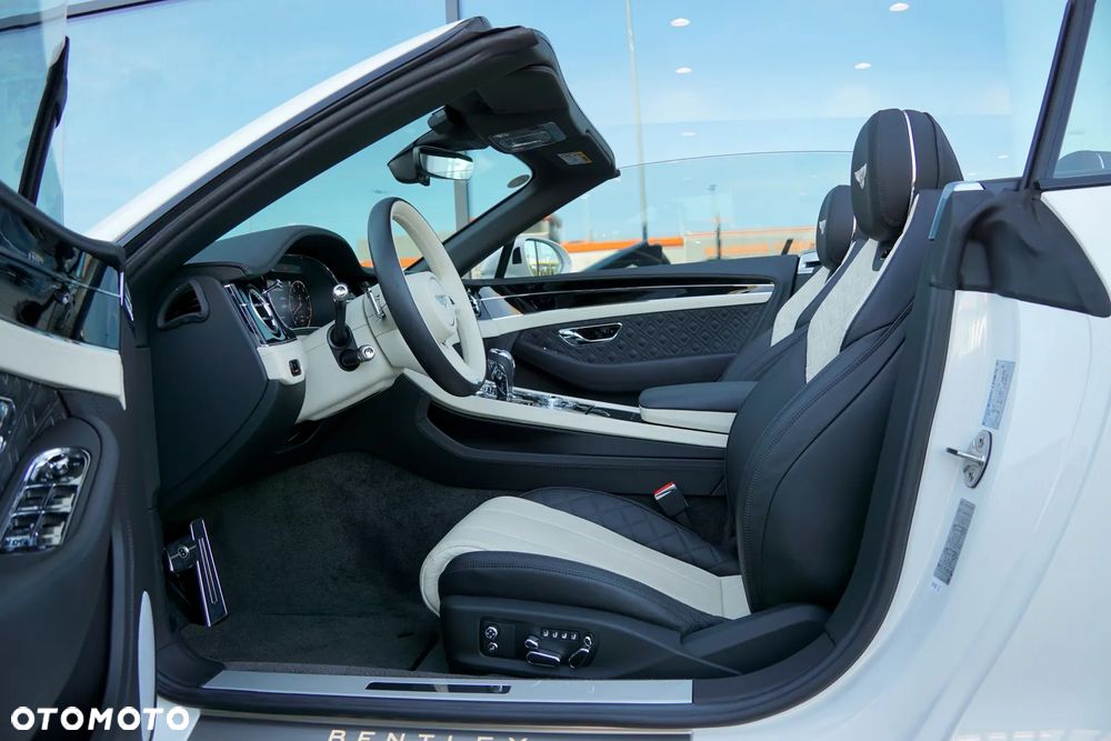 Bentley Continental GT V8 Convertible - 20