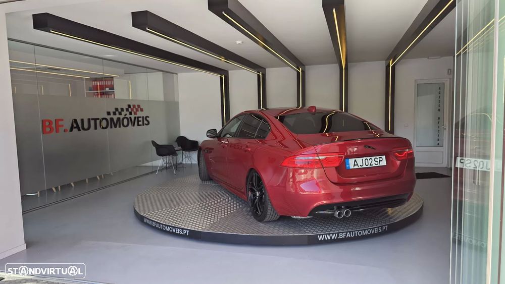 Jaguar XE 2.0 D R-Sport - 3