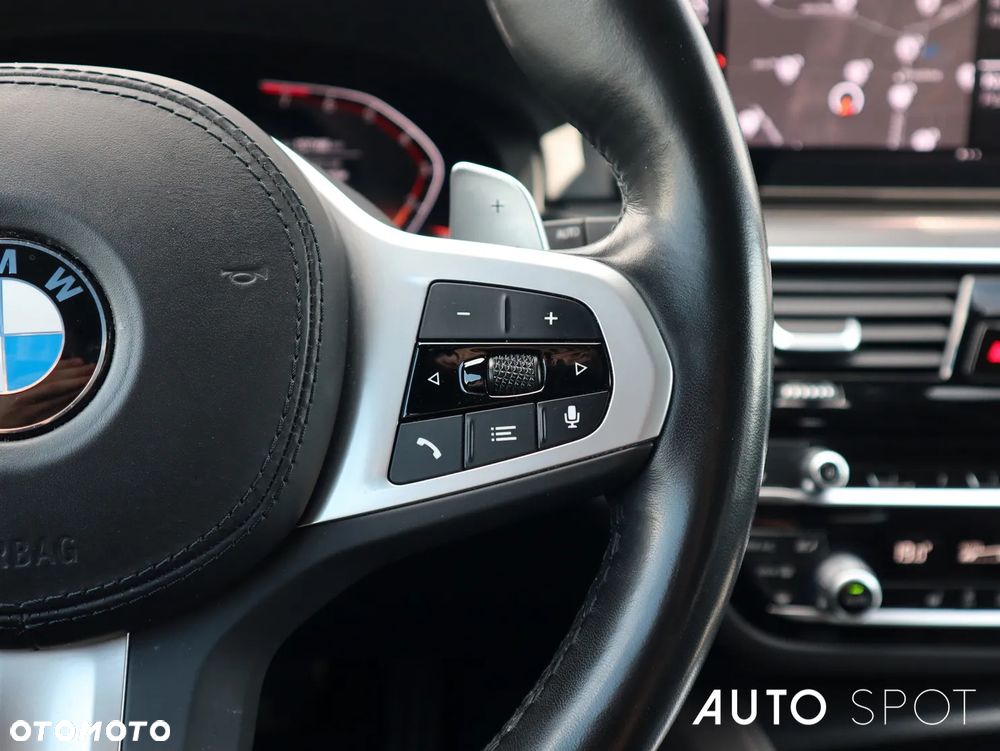 BMW Seria 5 540i xDrive mHEV M Sport sport - 24
