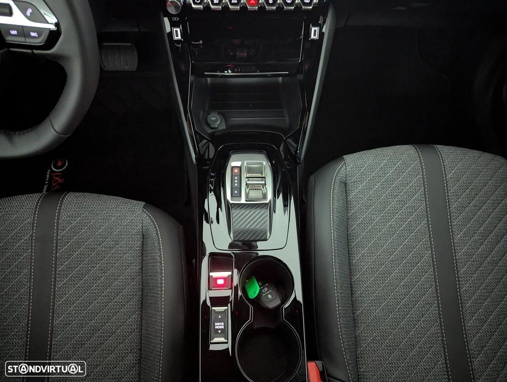 Peugeot e-2008 GT - 19