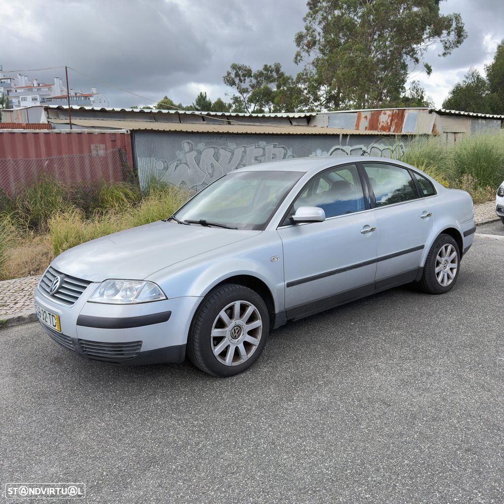 VW Passat 1.9 TDi Highline - 2