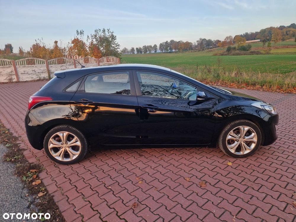 Hyundai i30 1.4 Intro Edition - 8