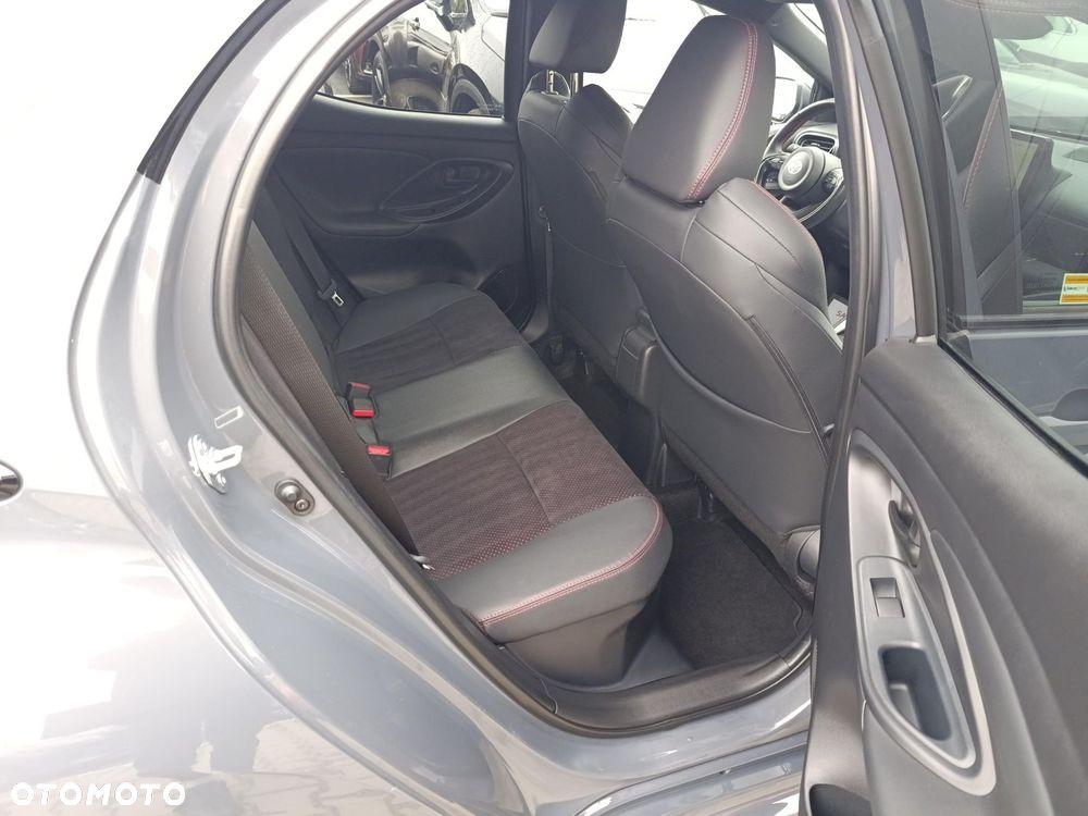 Toyota Yaris Hybrid 1.5 GR Sport - 18