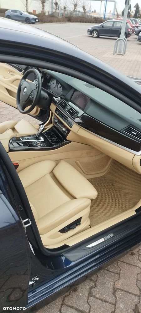 BMW Seria 5 525d - 13