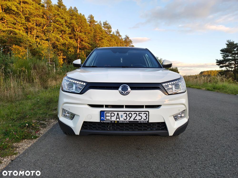SsangYong/KGM Tivoli e-XGi 160 2WD Black+White - 16