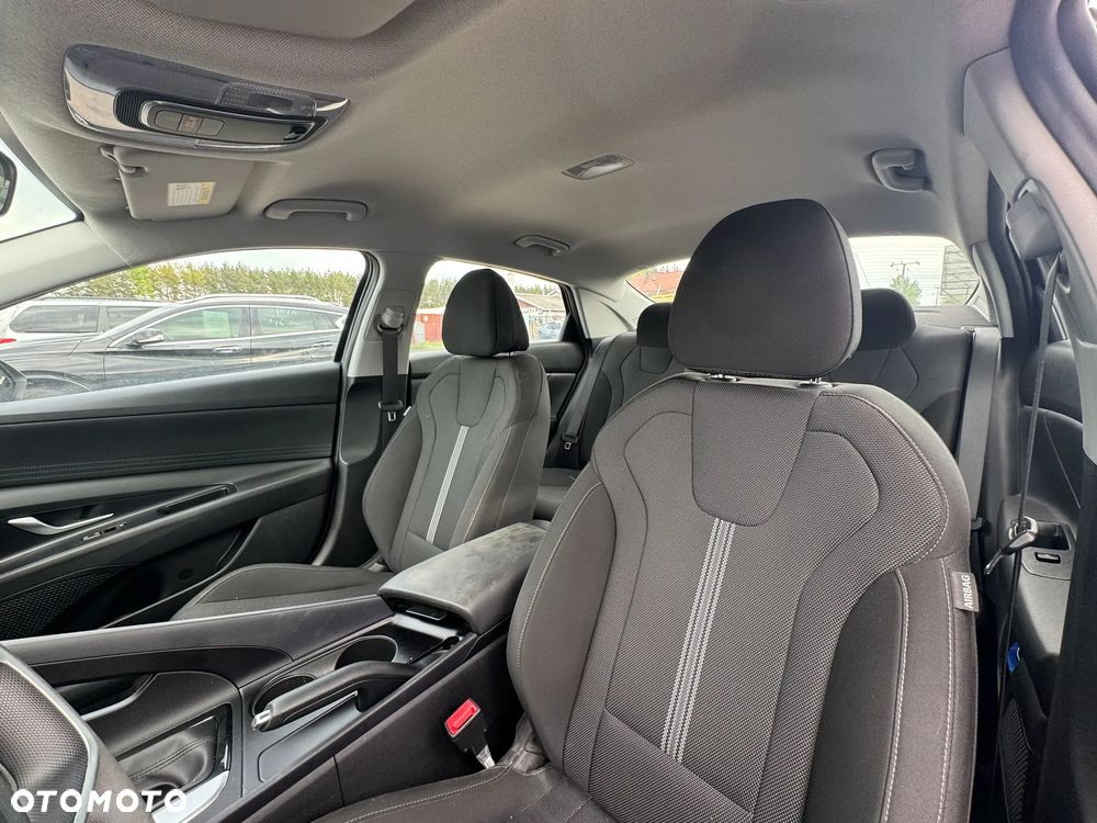 Hyundai Elantra - 19