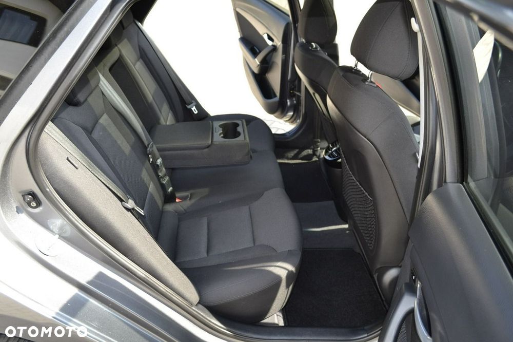 Hyundai i40 Kombi 1.7 CRDi DCT Premium - 31
