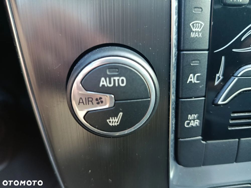 Volvo V40 D4 Drive-E Summum - 18