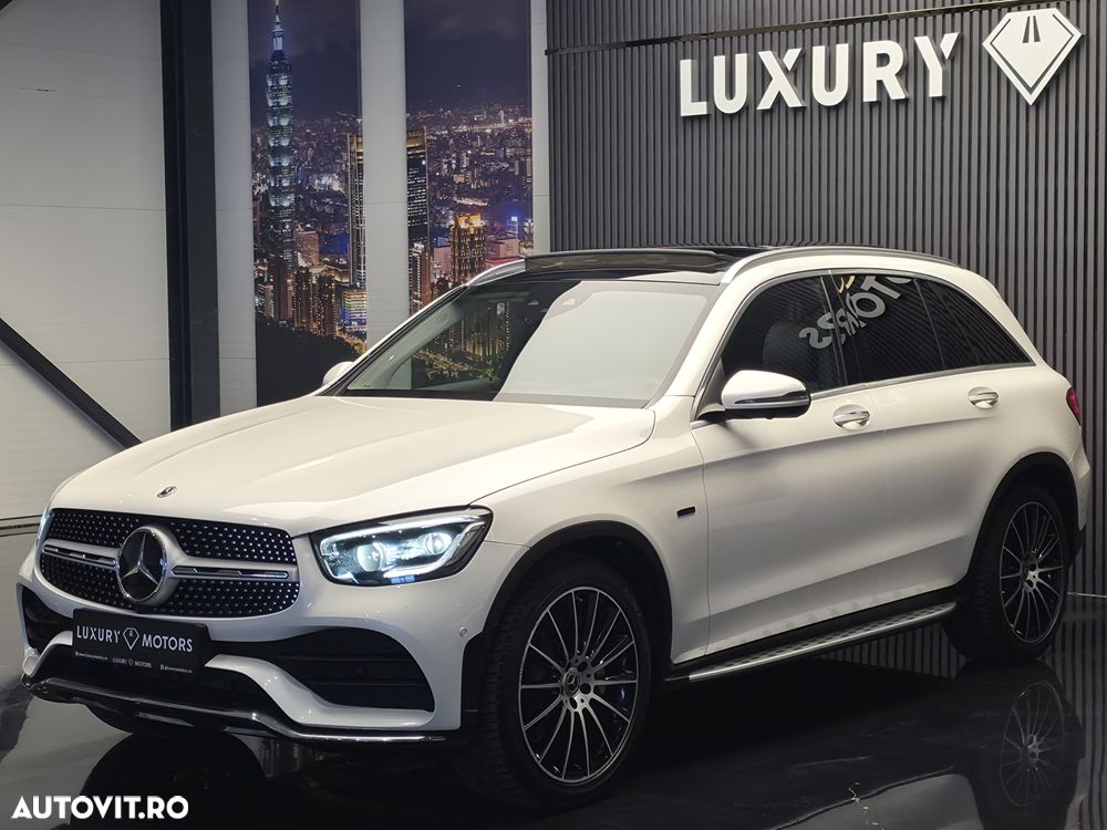 Mercedes-Benz GLC 300 e 4Matic 9G-TRONIC AMG Line Plus - 3