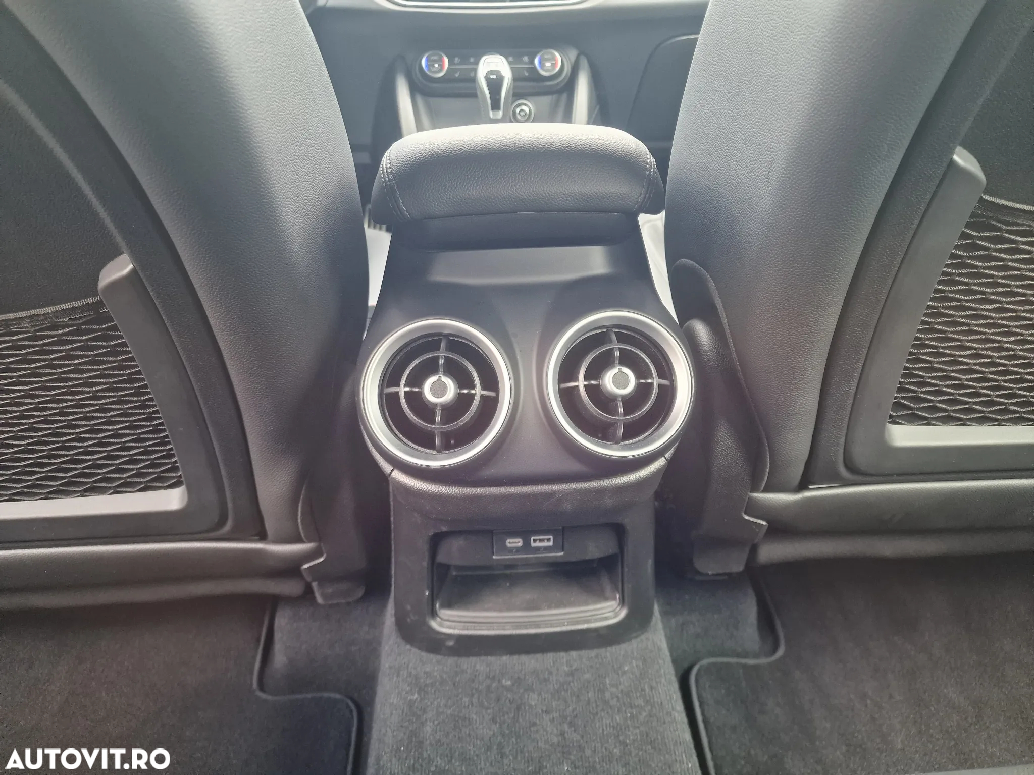 Alfa Romeo Stelvio 2.0 Turbo AWD AT8 Veloce - 27