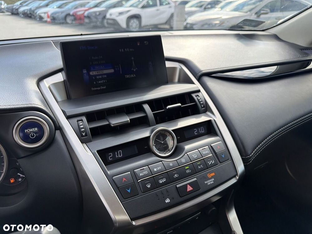 Lexus NX 300h Elite AWD - 23
