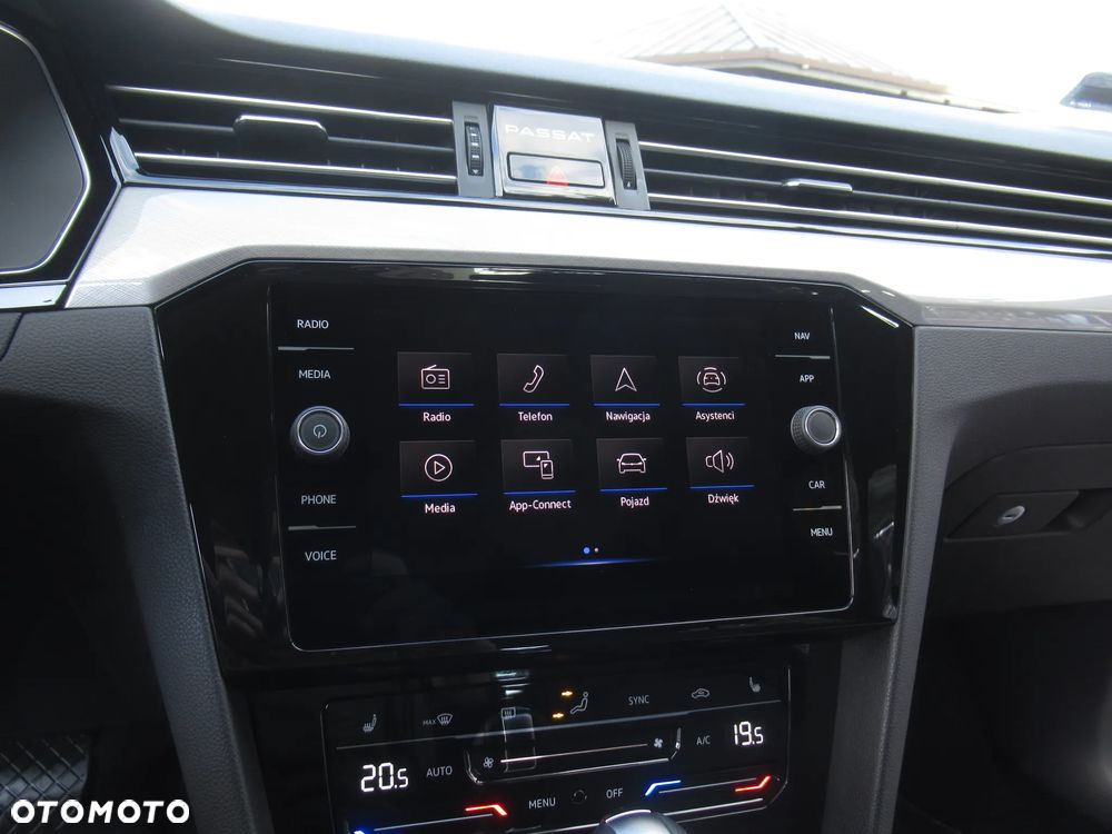 Volkswagen Passat 2.0 TSI Business DSG - 22