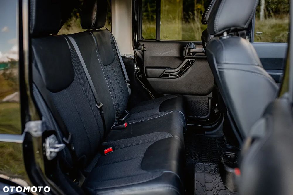 Jeep Wrangler - 34