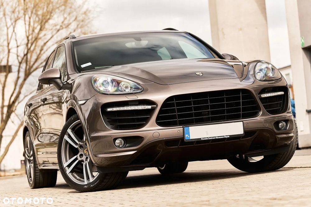 Porsche Cayenne - 1