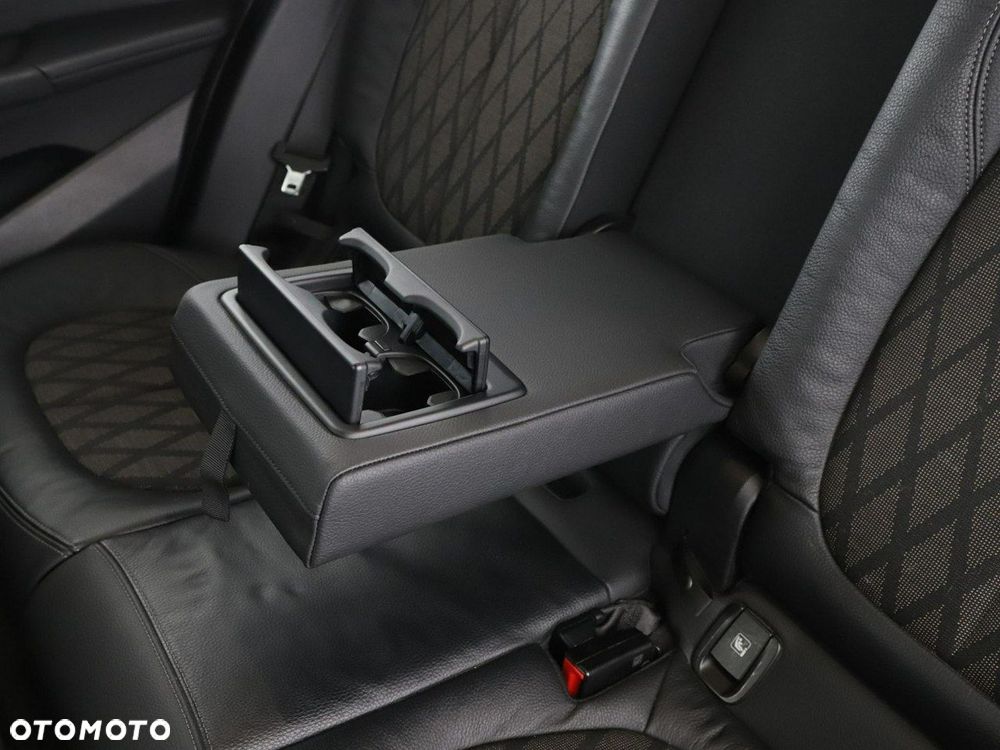 BMW X1 sDrive20d xLine - 38