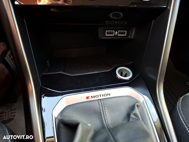 Volkswagen T-Roc 2.0 TDI SCR 4MOTION Sport - 28