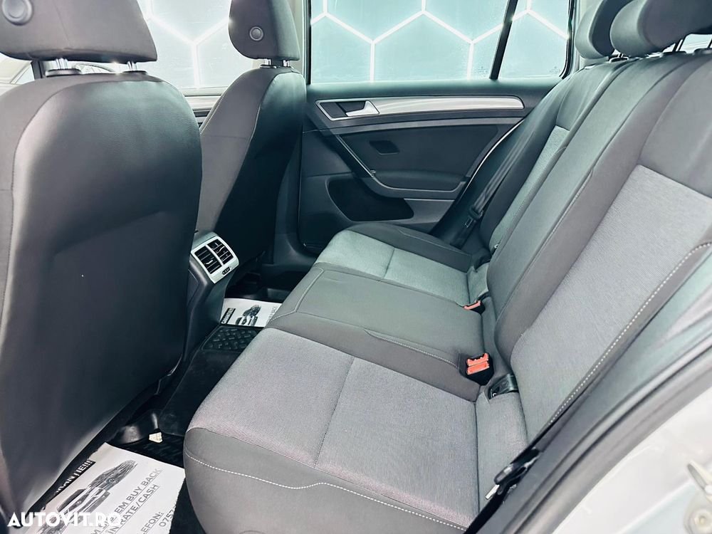 Volkswagen Golf 1.6 TDI BlueMotion Technology Trendline - 16