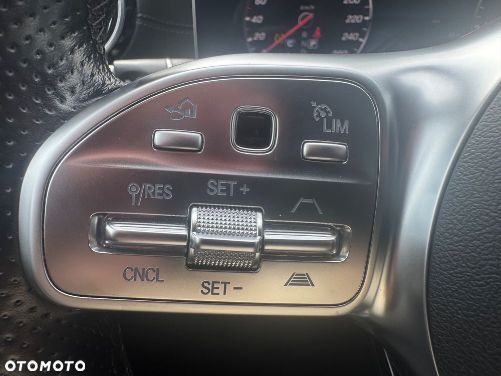 Mercedes-Benz Klasa E 200 9G-TRONIC AMG Line - 33