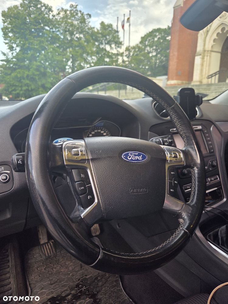 Ford Mondeo - 4