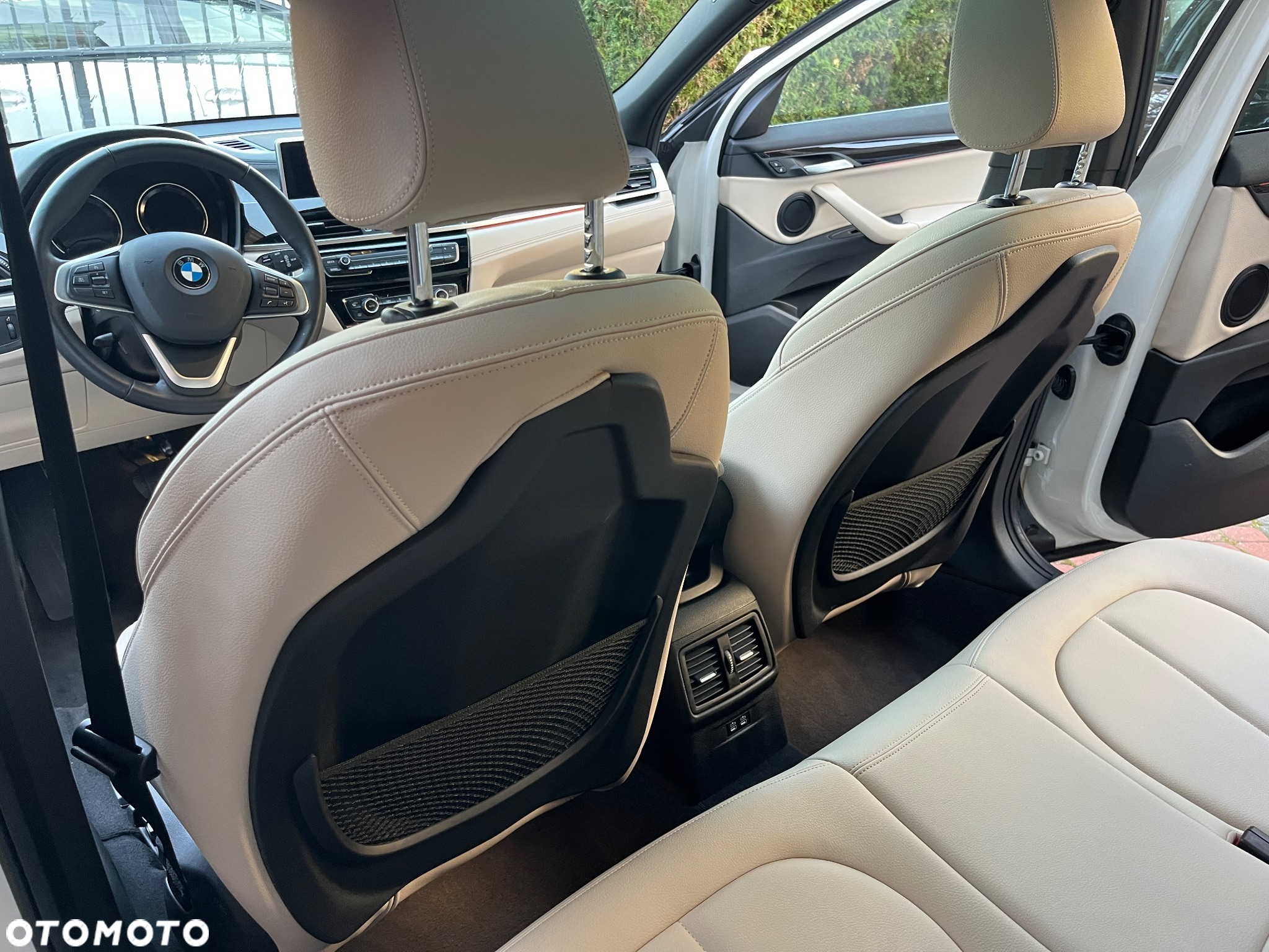 BMW X2 sDrive20i - 38