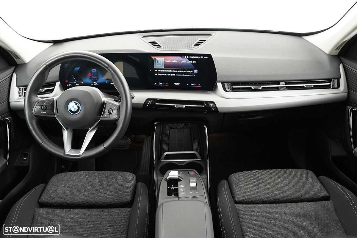 BMW iX1 xDrive30 - 12