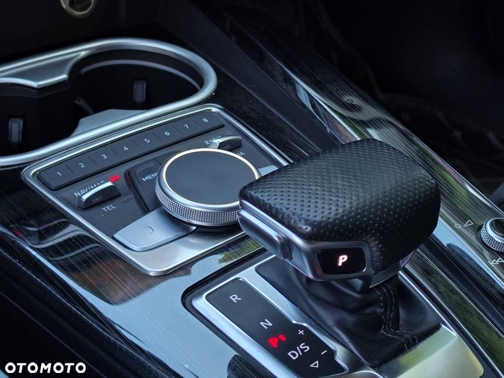 Audi A4 Avant 2.0 TFSI ultra S tronic design - 17