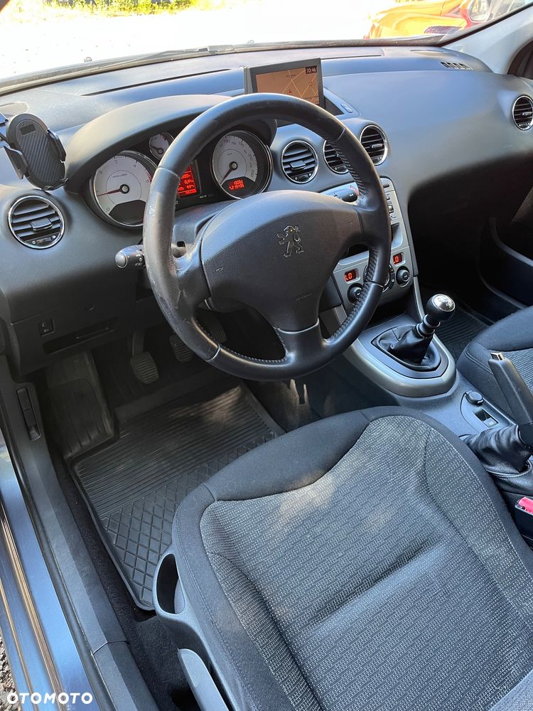 Peugeot 308 - 8