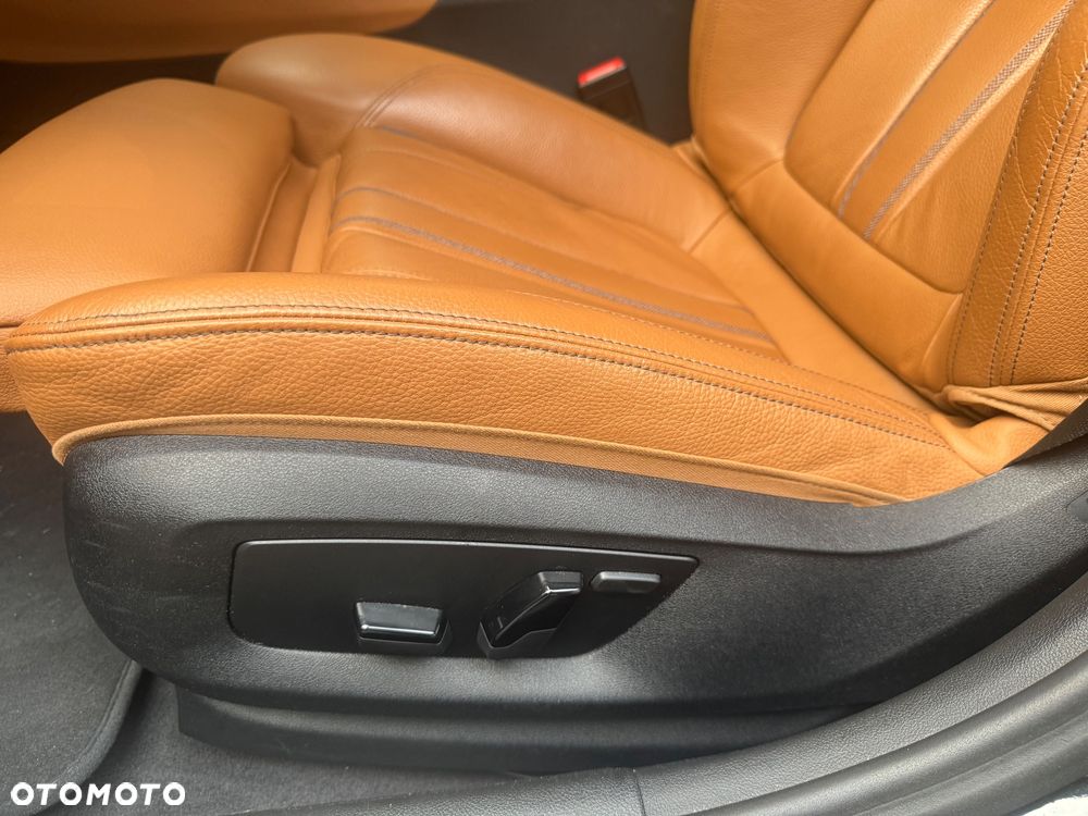 BMW Seria 5 540i xDrive mHEV M Sport sport - 17