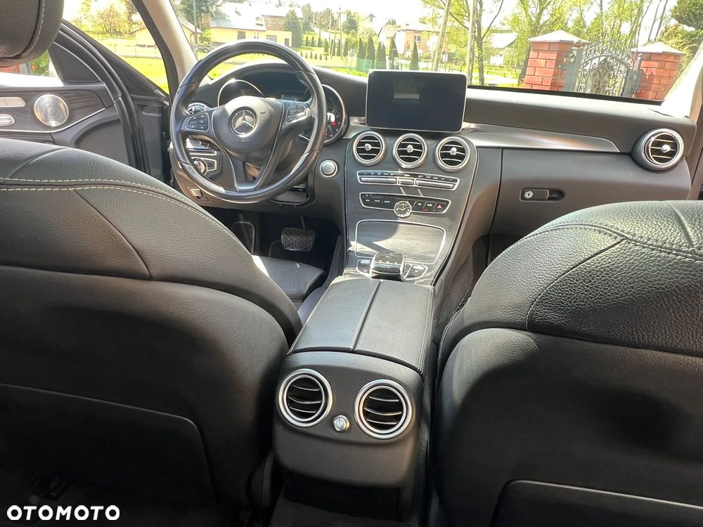 Mercedes-Benz Klasa C 300 7G-TRONIC - 26