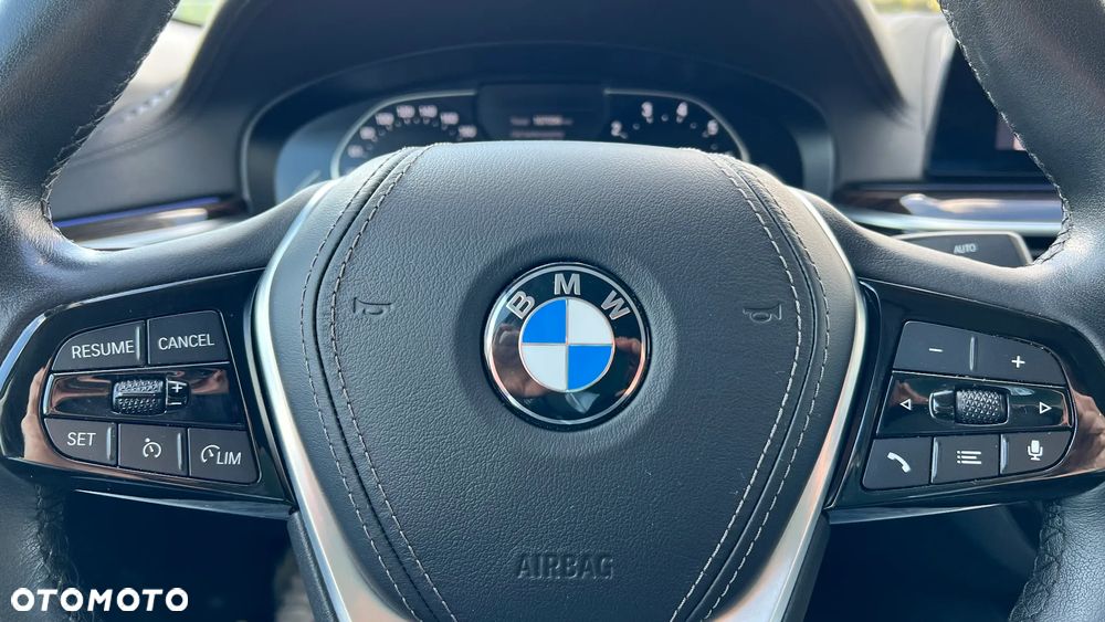 BMW Seria 5 530i Luxury Line - 22