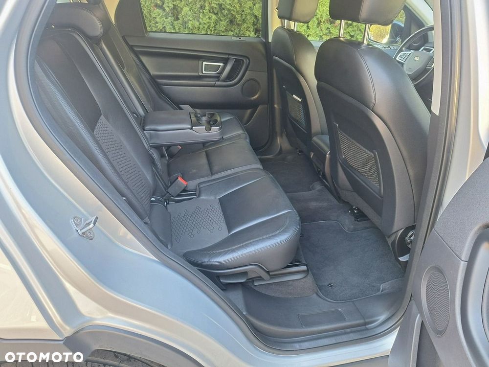 Land Rover Discovery Sport 2.0 D150 R-Dynamic HSE - 16