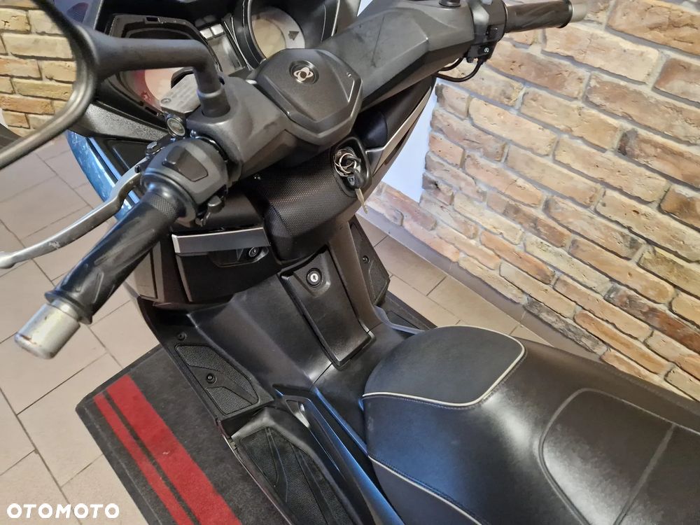 Yamaha X-max - 24