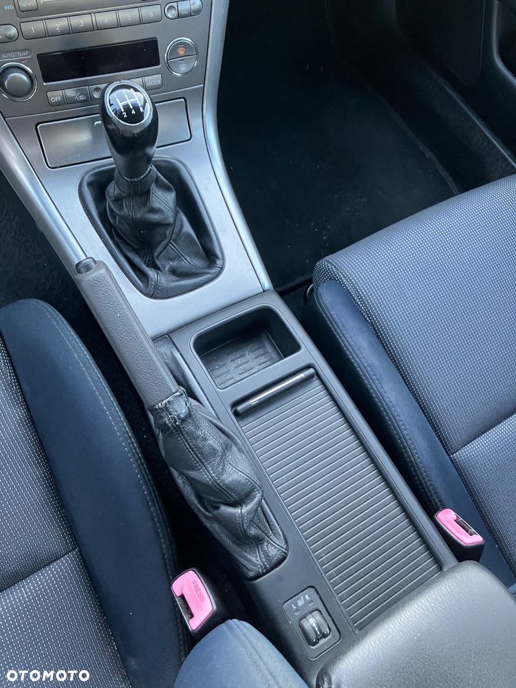 Subaru Legacy 2.0i MT - 9