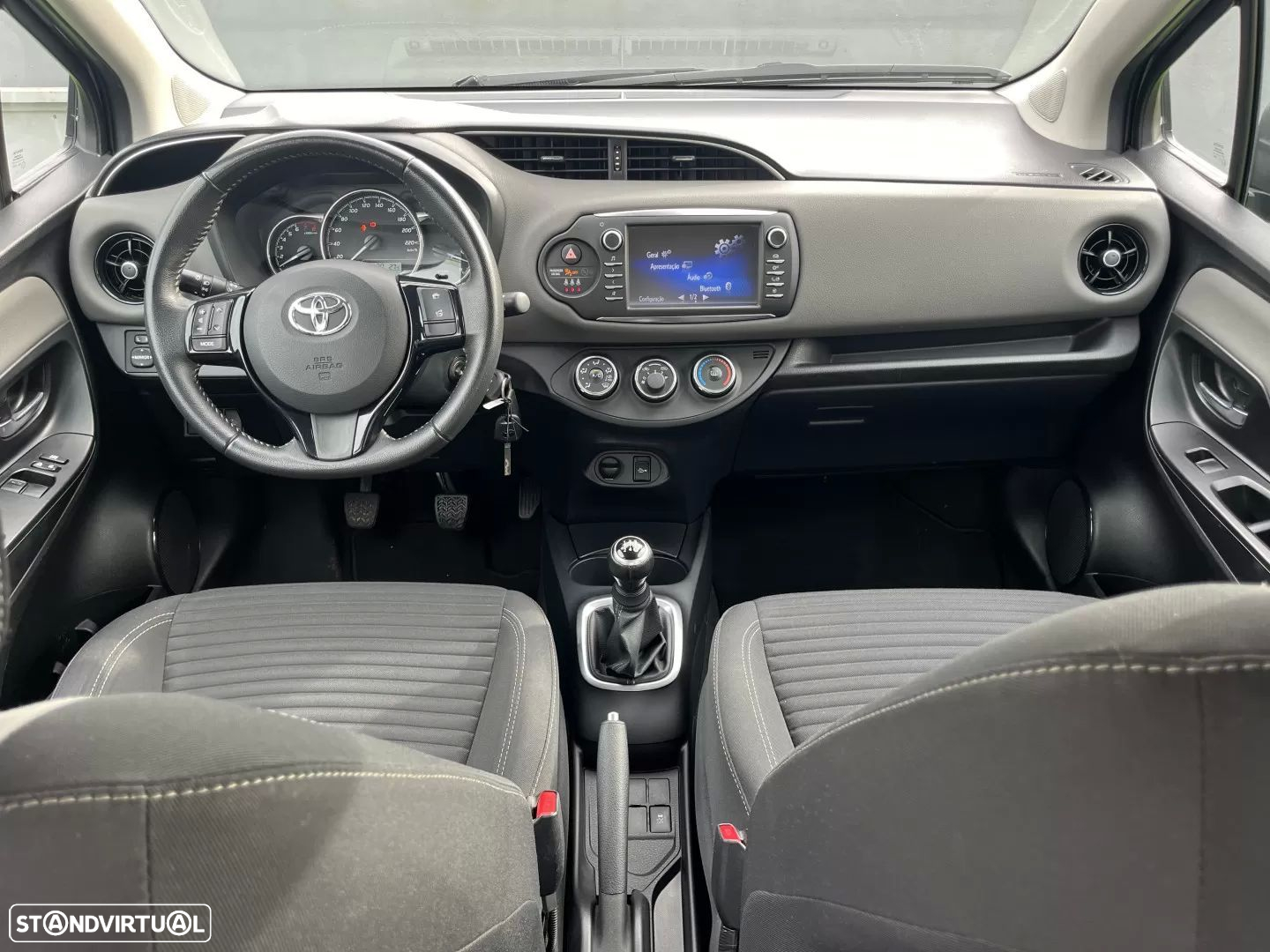 Toyota Yaris 1.0 VVT-i Exclusive - 38