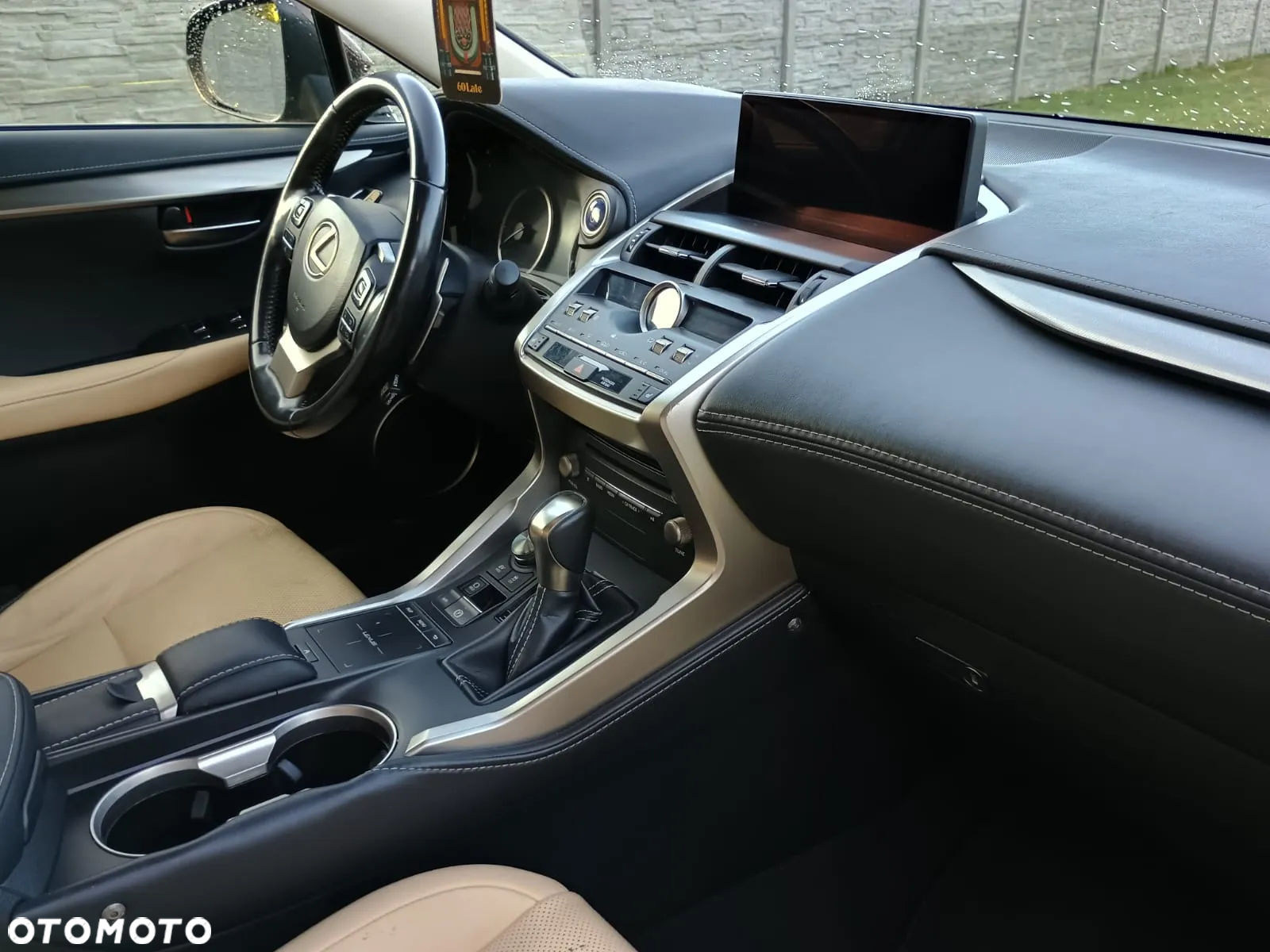 Lexus NX 300h Elegance AWD - 28