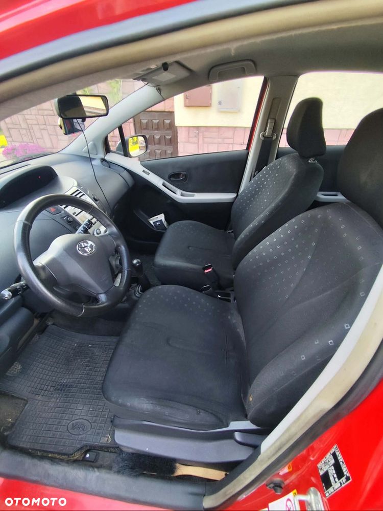 Toyota Yaris - 7