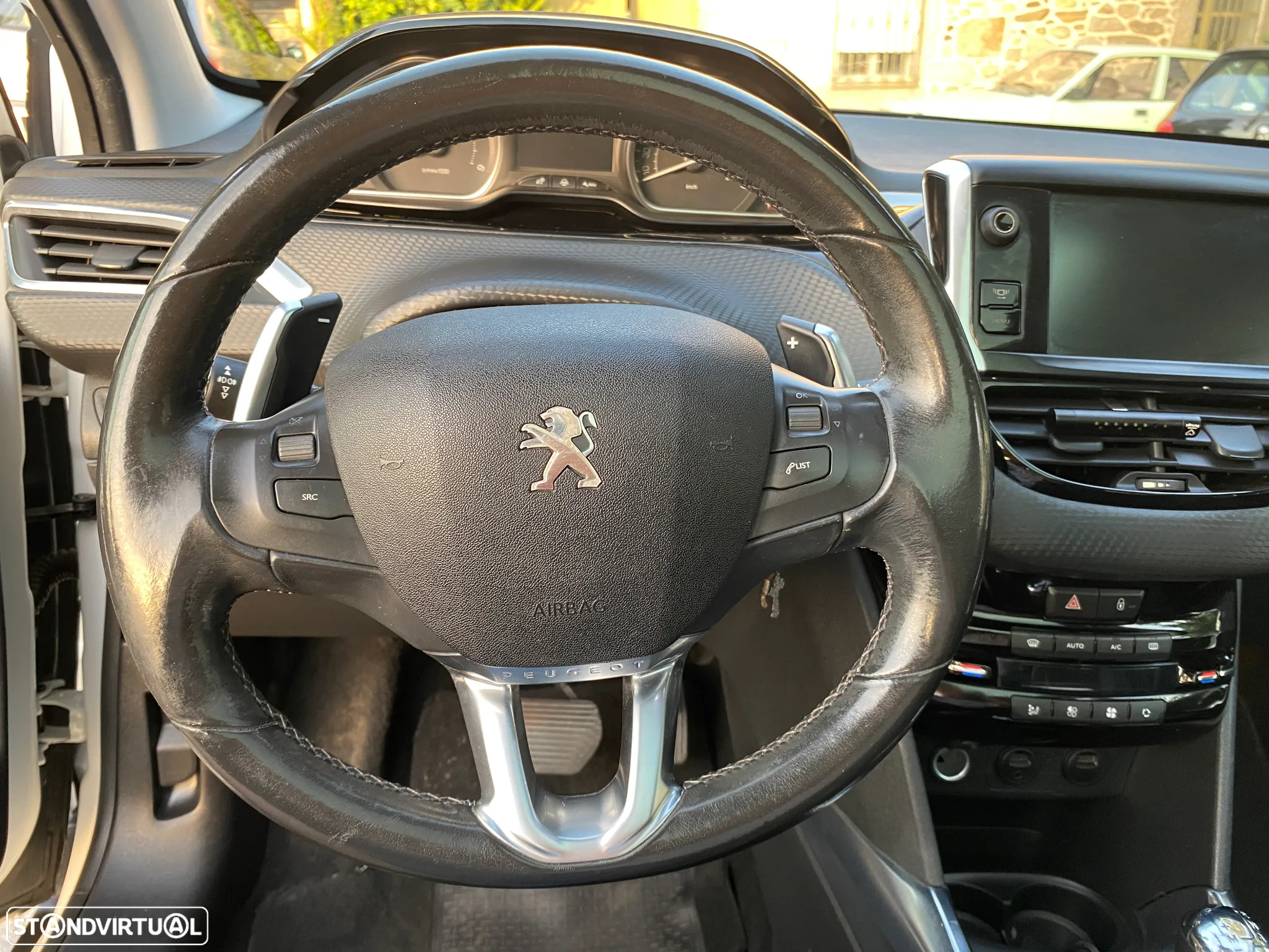 Peugeot 2008 1.6 e-HDi Allure 2-Tronic - 14