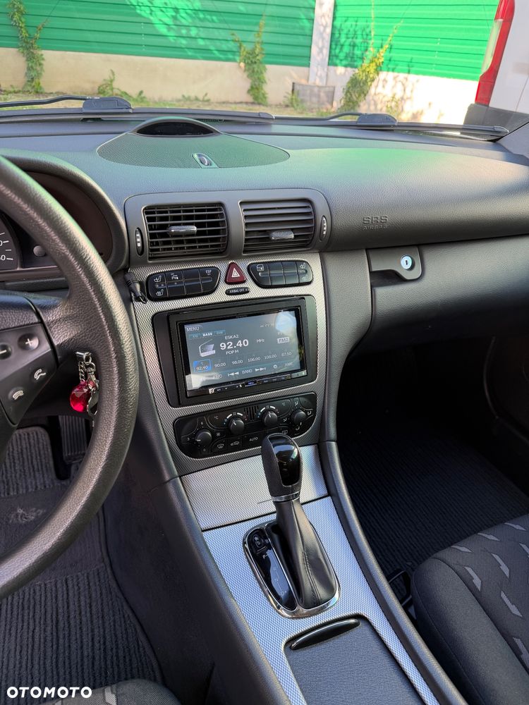 Mercedes-Benz Klasa C 200 Kompressor Automatik - 24