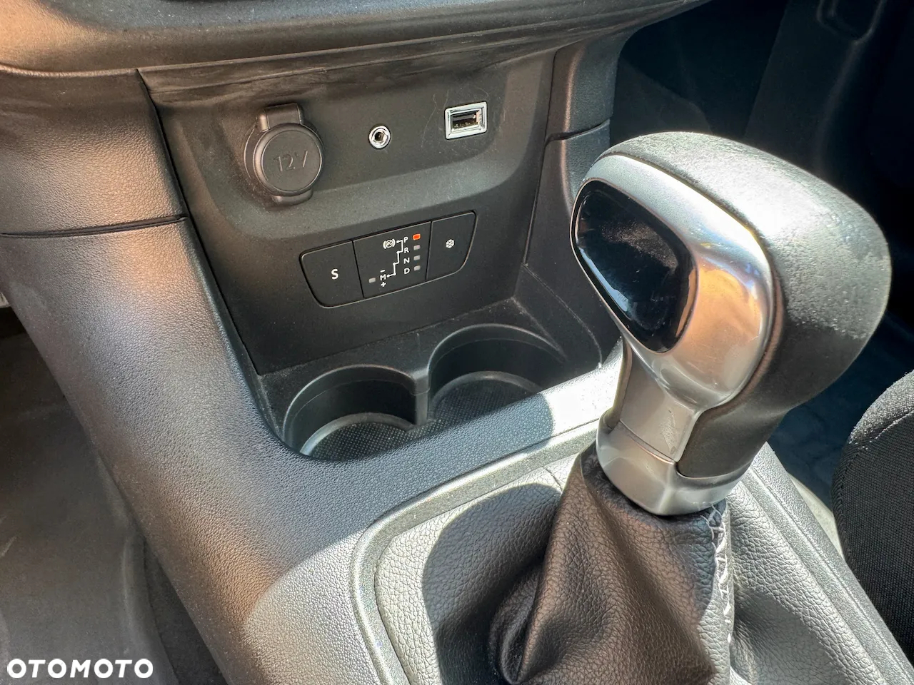 Citroën C3 1.2 PureTech Shine EAT6 - 6