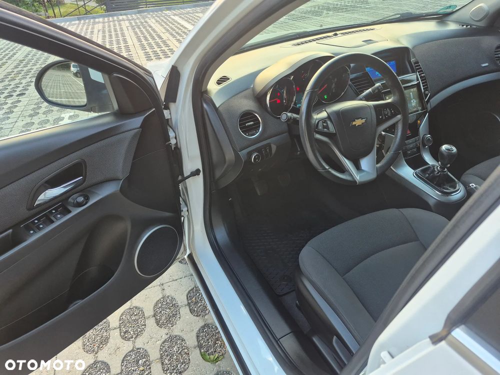Chevrolet Cruze 1.8 LS+ - 15