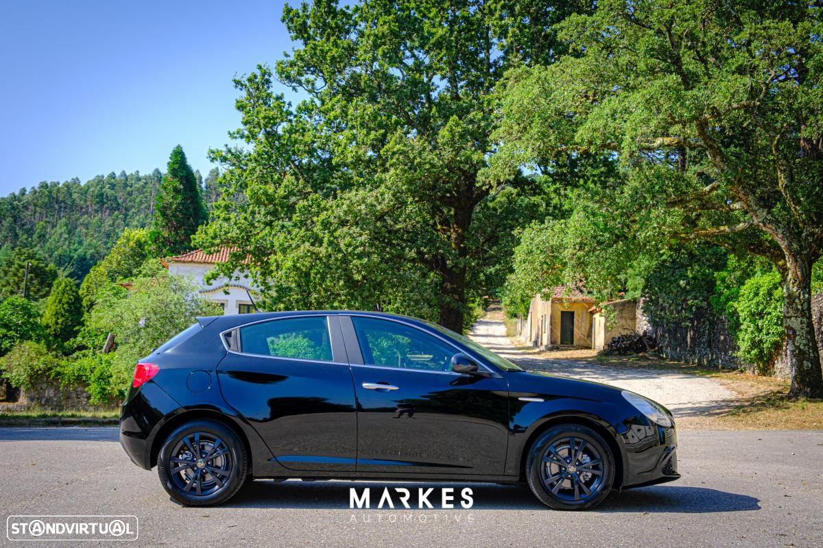 Alfa Romeo Giulietta 1.6 JTDm Distinctive - 4