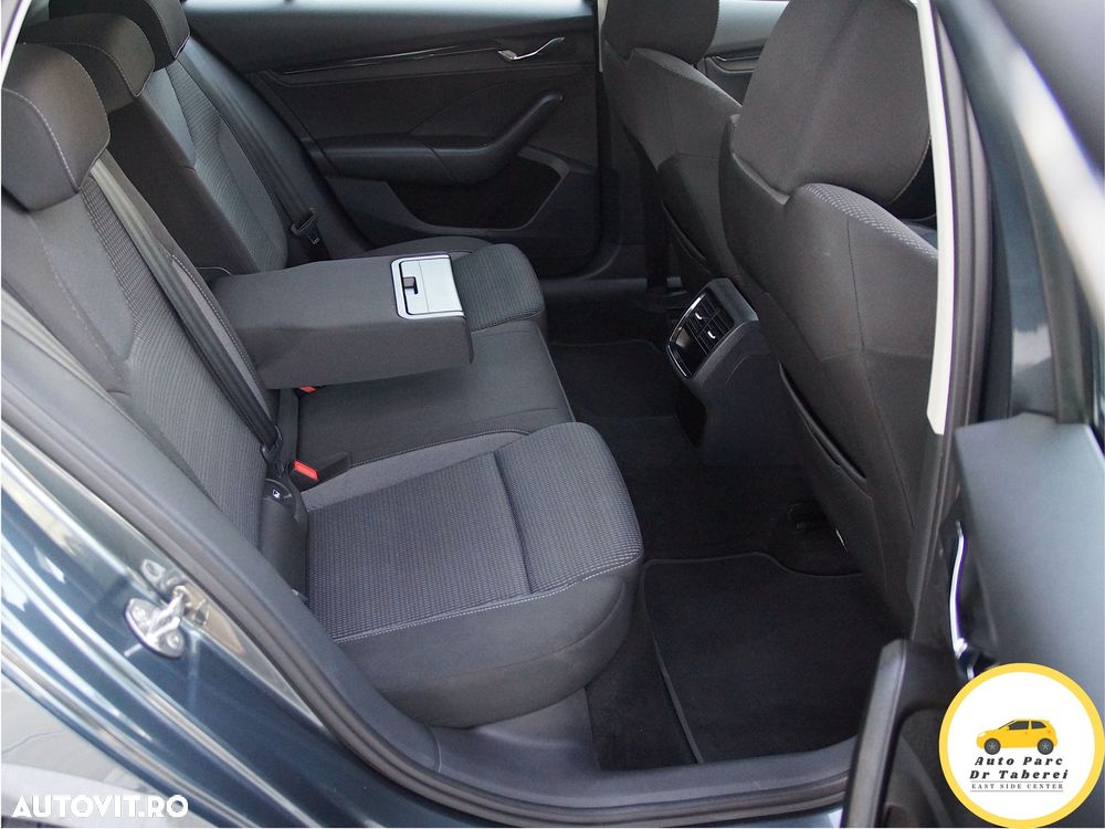 Skoda Octavia 2.0 TDI DSG Exclusive Plus - 29